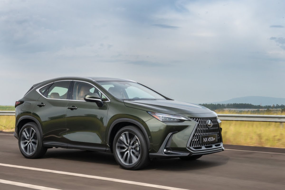 Lexus lança NX 450+ com motor de 300cv híbrido plugin