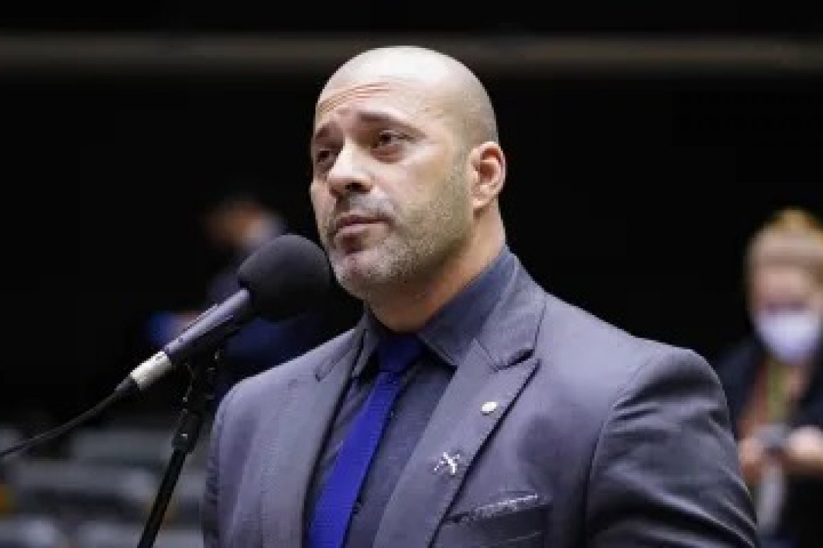 Supremo forma maioria para manter a prisão de Daniel Silveira