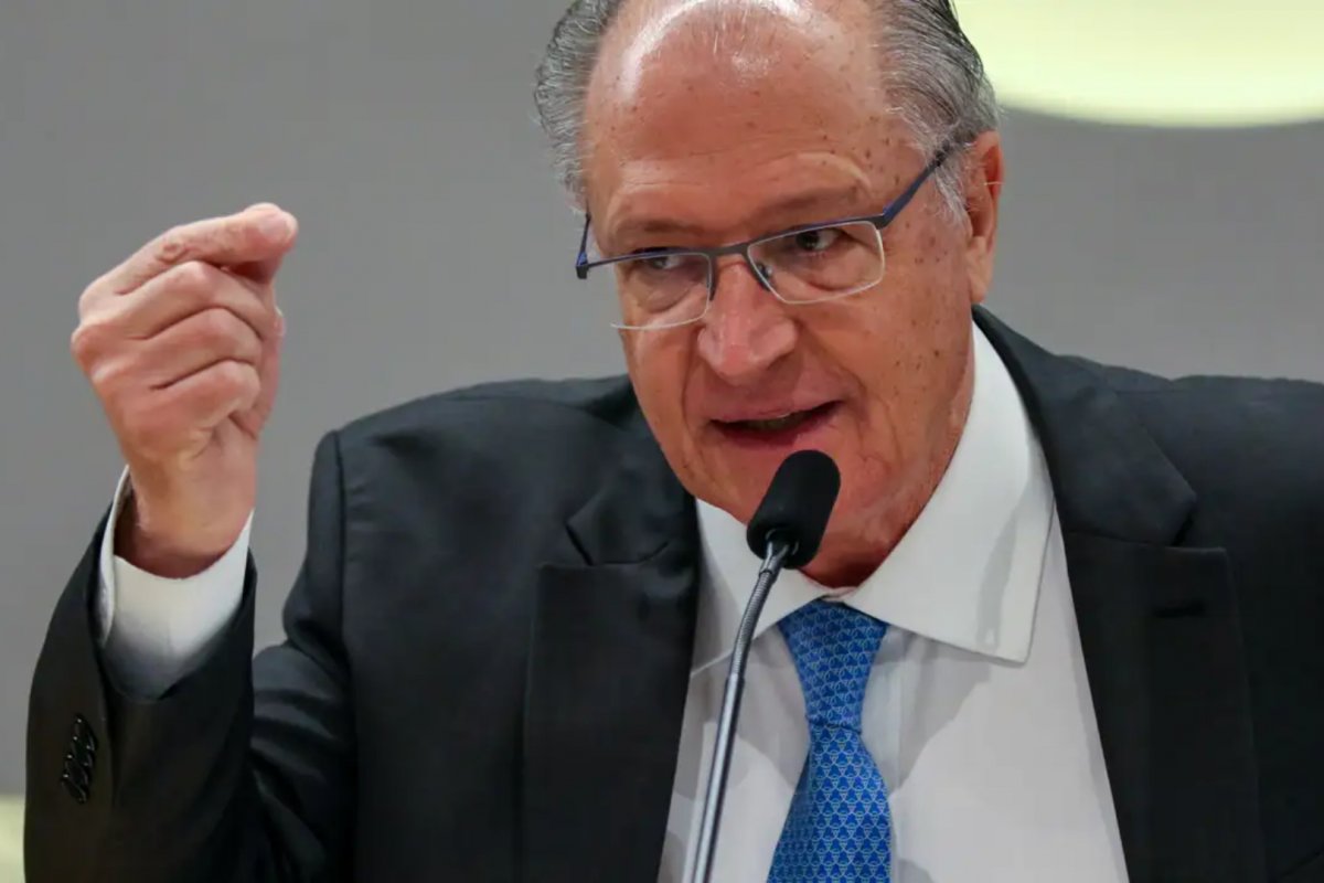 "O Brasil deve estar fora de qualquer tributação", afirma Alckmin sobre 'tarifaço' de Trump