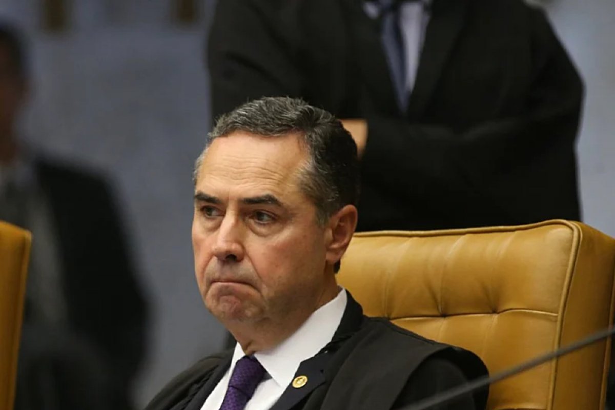 Barroso prefere julgar caso de Bolsonaro esse ano para "evitar o ano eleitoral"