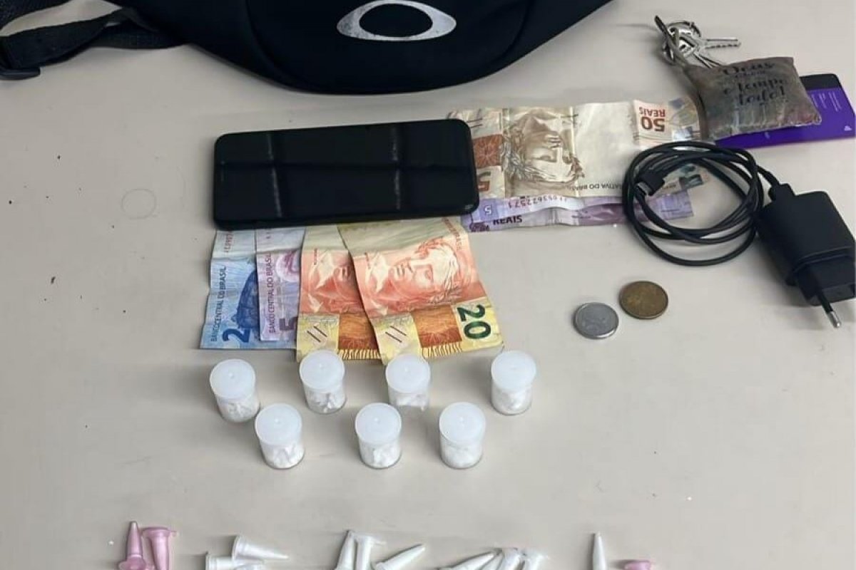 PM apreende drogas e detém dois suspeitos em Cajazeiras VIII