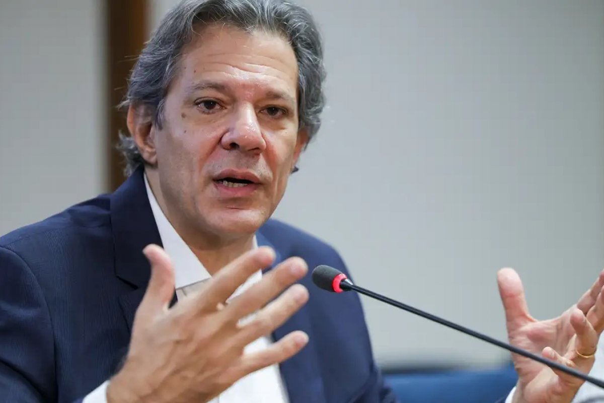 Haddad vai a Paris em preparação para visita oficial de Lula prevista para junho
