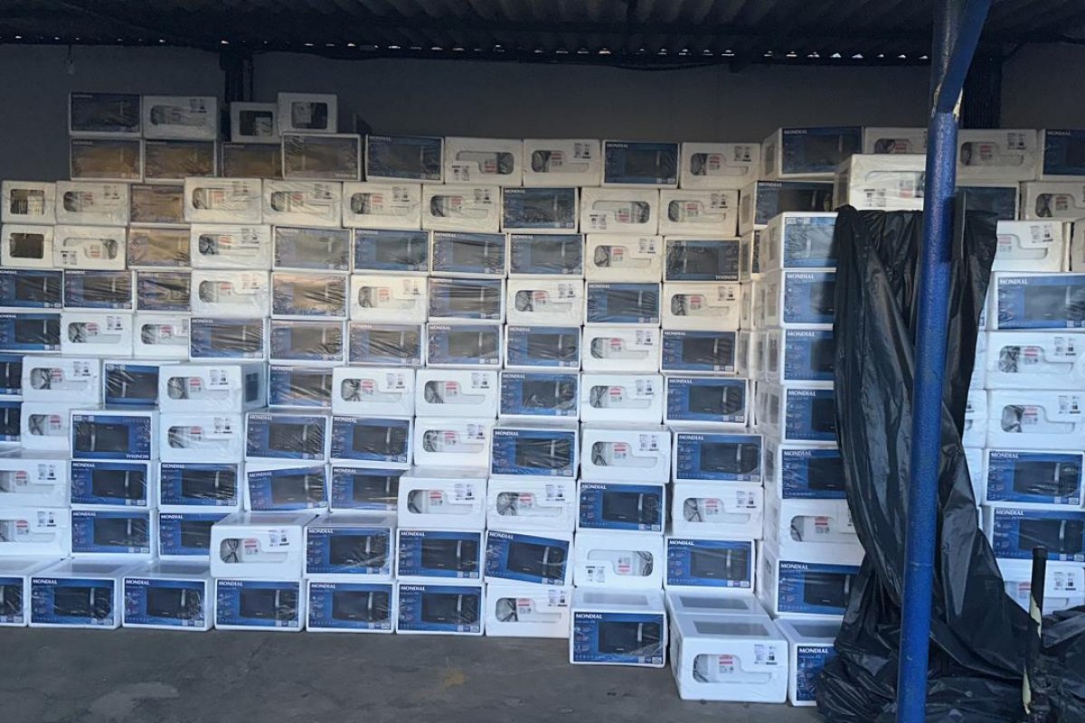 Carga estimada em mais de meio milhão é recuperada e 14 pessoas são presas no interior