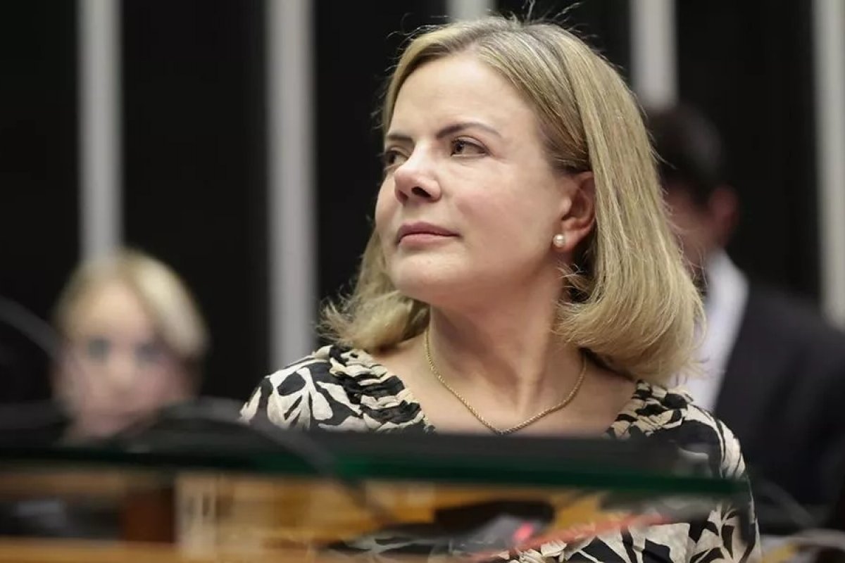 Gleisi critica 'pressão' para urgência da PEC da anistia na Câmara: 'afronta ao Judiciário do país'