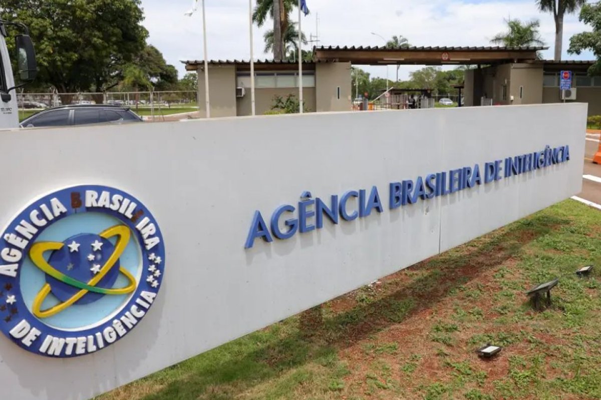 PF abre inquérito para apurar vazamento de investigação sobre 'Abin paralela'