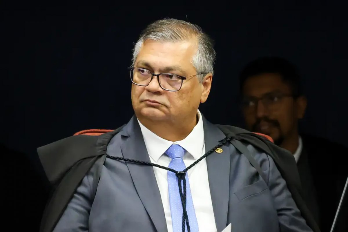 Dino suspende repasse de emendas parlamentares para instituições de ensino em 8 estados brasileiros