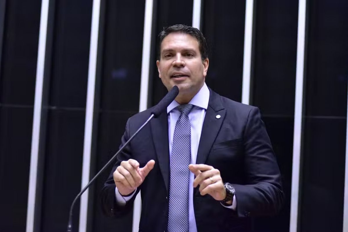 PL pedirá suspensão da ação no STF contra Ramagem; deputado fala em perseguição