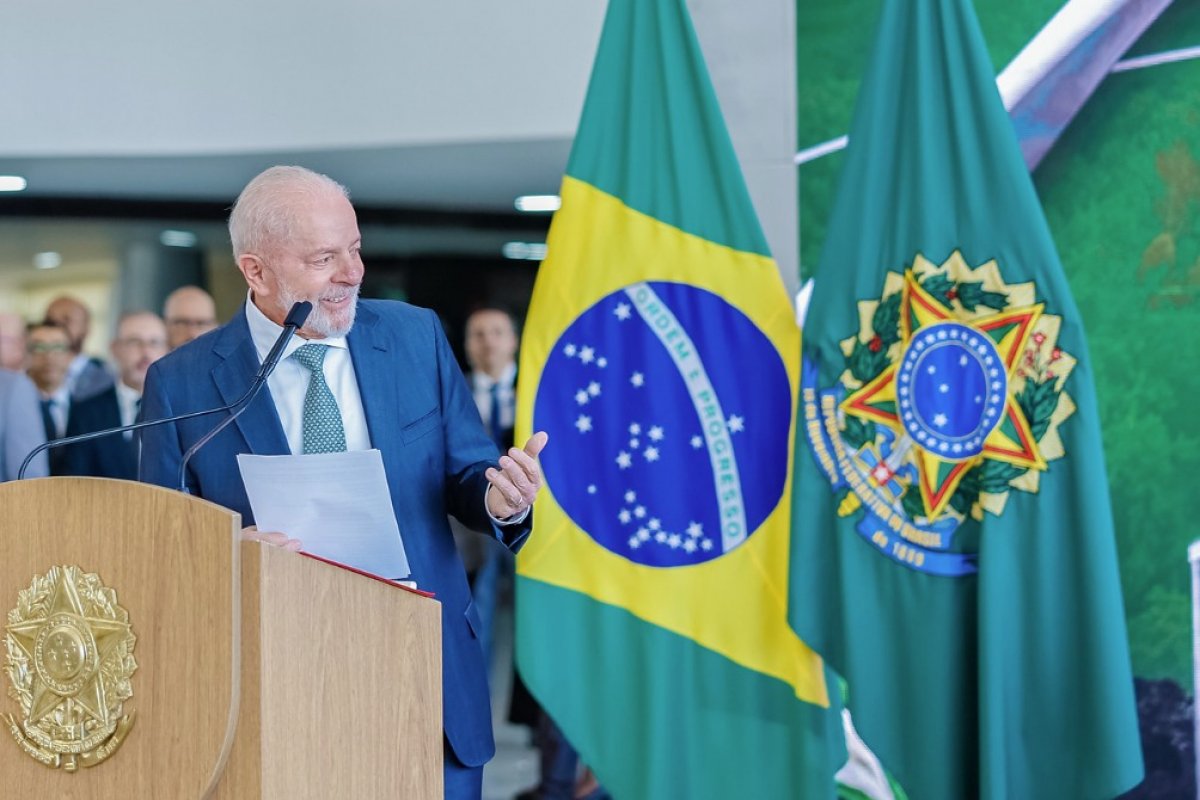 Deputados bolsonaristas apresentam PL para desarmar seguranças de Lula e ministros