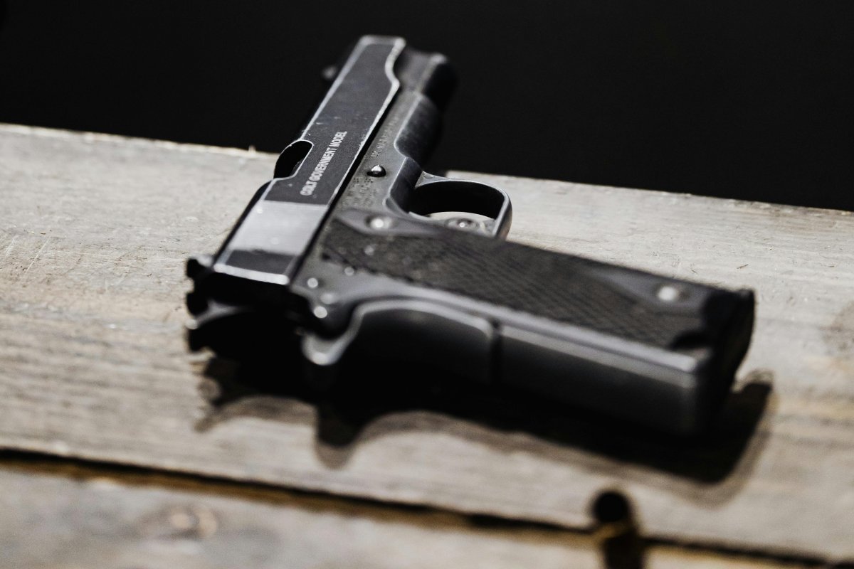 Homem se finge de morto após levar cinco tiros em assalto em SP e consegue ser socorrido