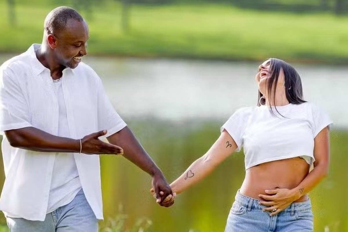 Carol Peixinho e Thiaguinho celebram primeira ultrassonografia do bebê