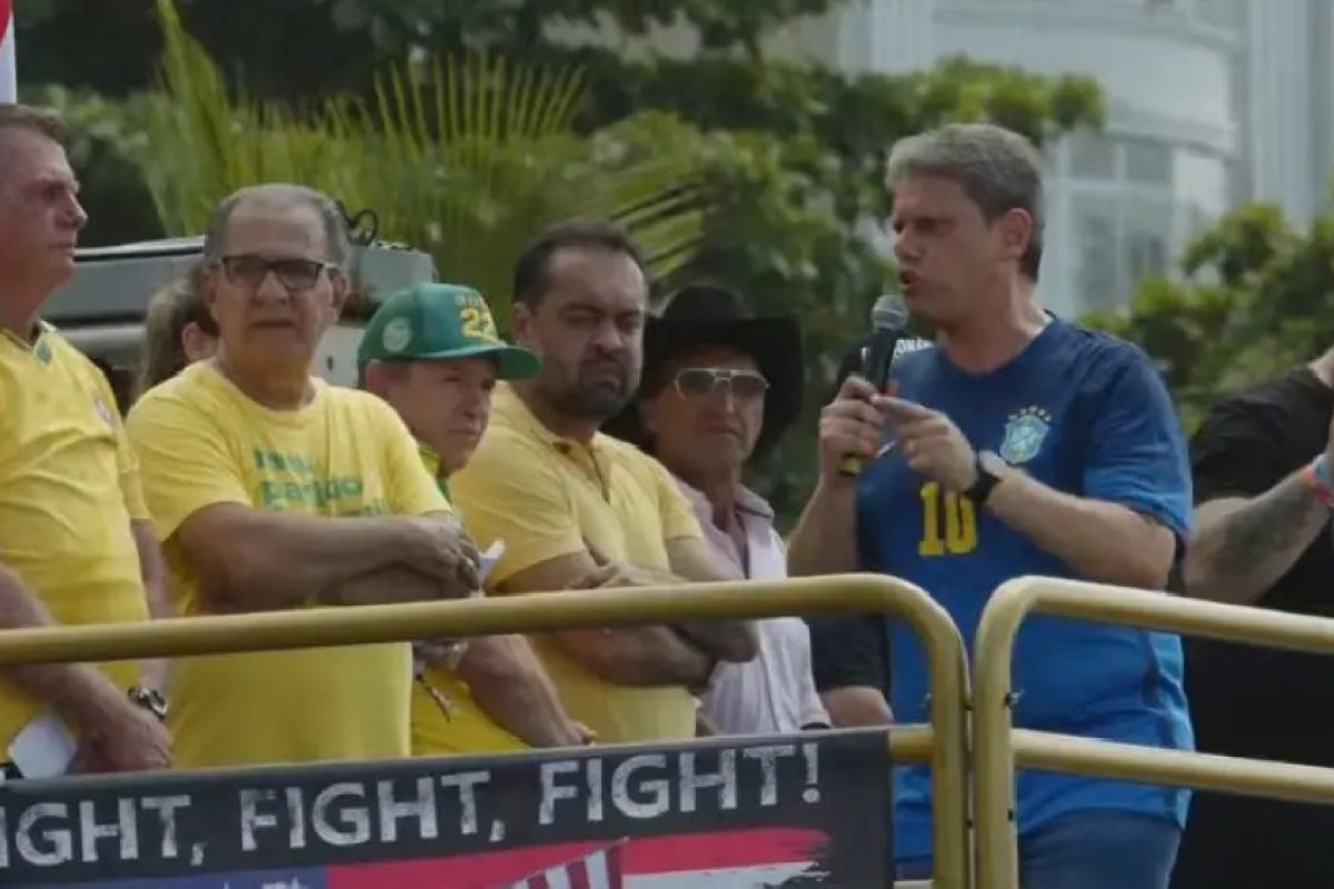 TCE-SP investiga uso de avião da PM por Tarcísio em ida ao ato de Bolsonaro no Rio