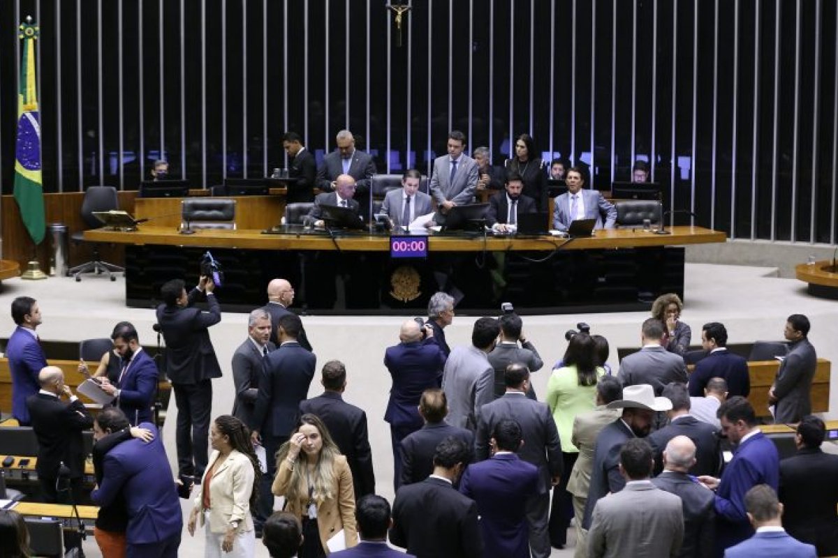 Câmara analisa projeto que autoriza retaliação comercial