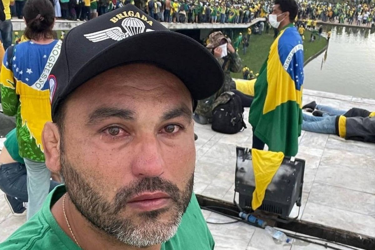 Moraes decreta prisão de Léo Índio, réu pelo 8/1 que está na Argentina