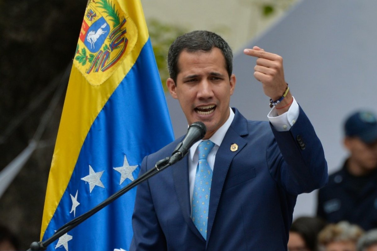 Juan Guaidó anuncia volta à Venezuela e pede mobilização contra o regime
