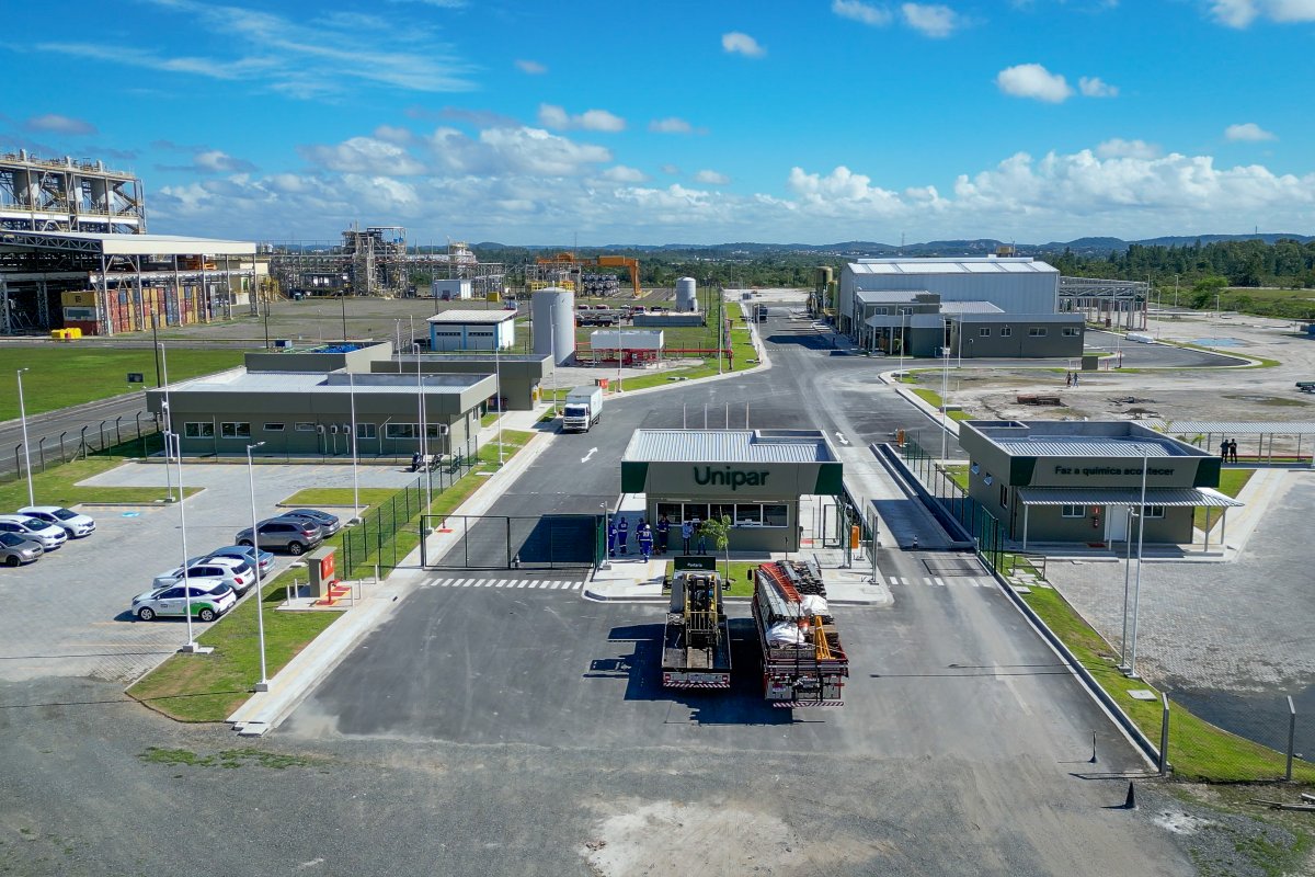 Unipar inaugura fábrica para atender saneamento e setores de higiene e limpeza do Nordeste