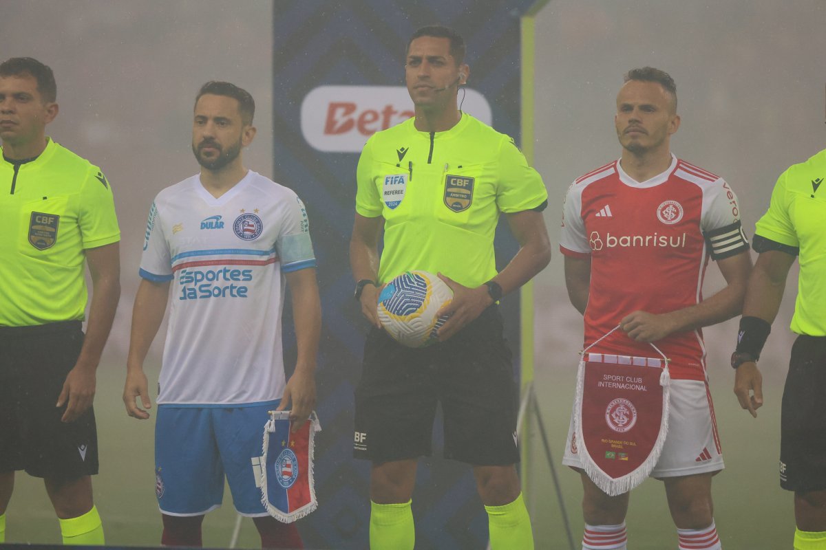 Capitães promovem campanha antirracista entre Bahia x Internacional pela Libertadores 2025