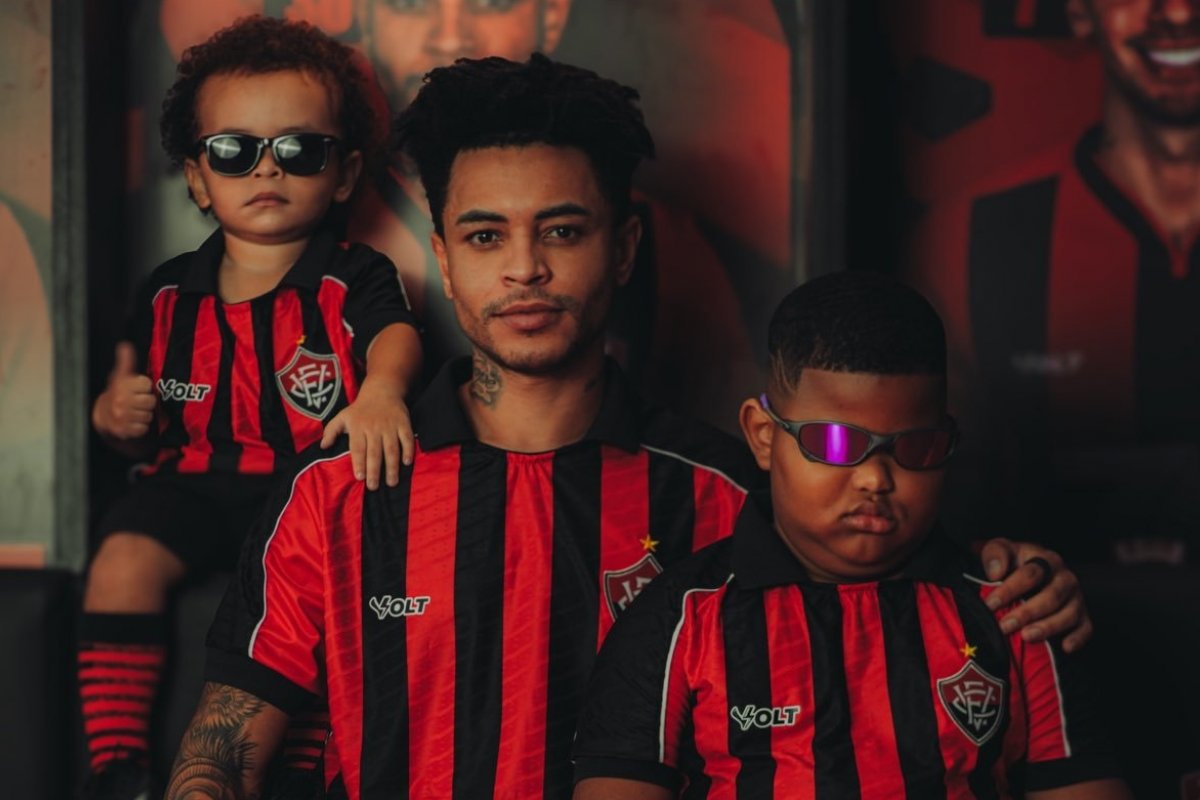 Vitória lança novo uniforme para temporada 2025