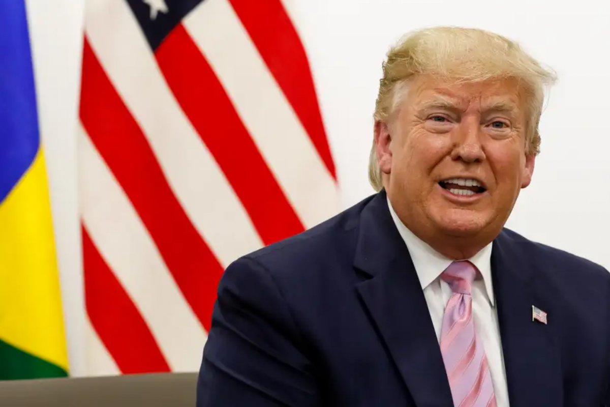 Após retaliação da China, Trump afirma que sua política "nunca mudará"