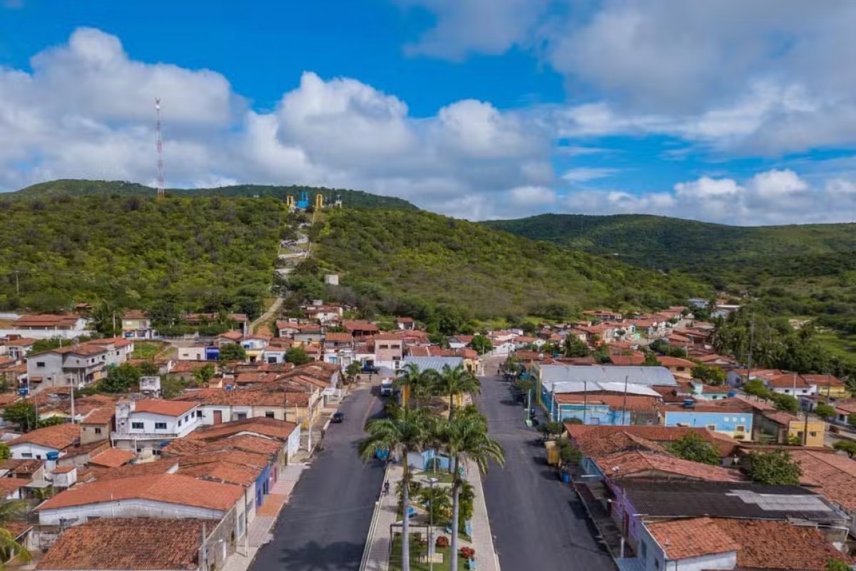 Eleitores de Ruy Barbosa vão às urnas para escolher prefeito neste domingo