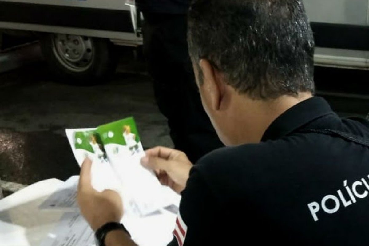 Polícia apreende ingressos com indícios de adulteração