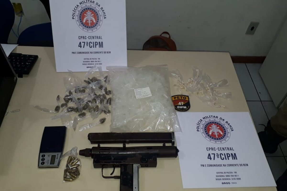 Dois homens são presos com metralhadora fabricada nos EUA