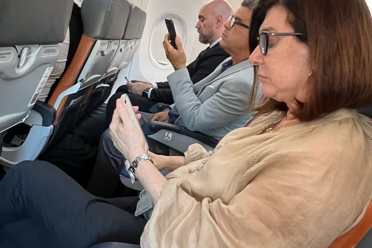 Presidente da Petrobras quer processar a médica que a socorreu de desmaio em avião