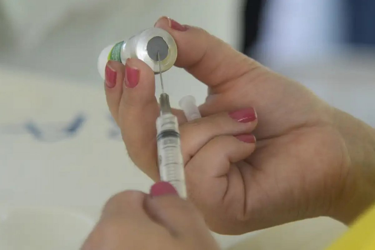 Campanha de vacinação contra a gripe começa nesta segunda