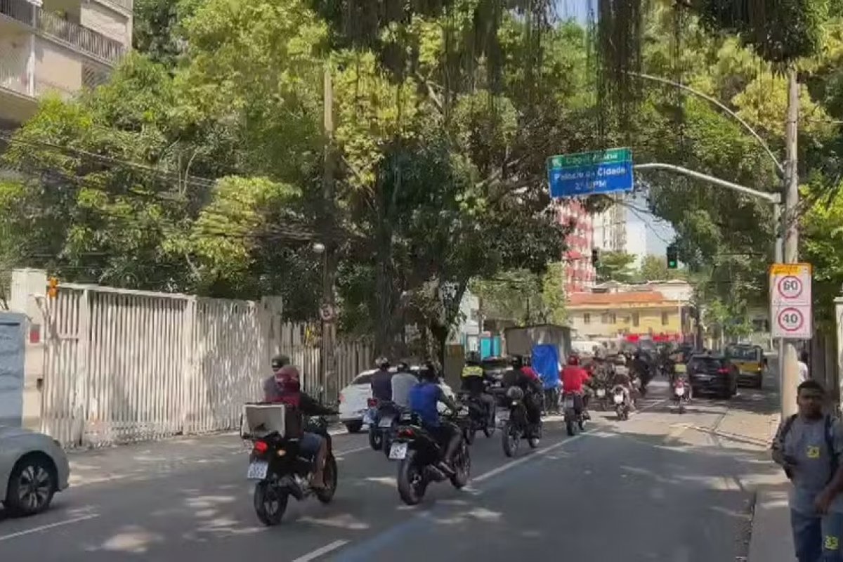 Mais de 40% dos entregadores de aplicativo já sofreram acidente no trabalho; cerca de um terço vive em insegurança alimentar