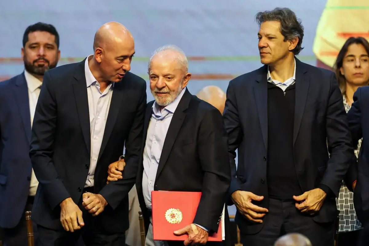 Haddad pede que eleitores se mobilizem por reforma do Imposto de Renda