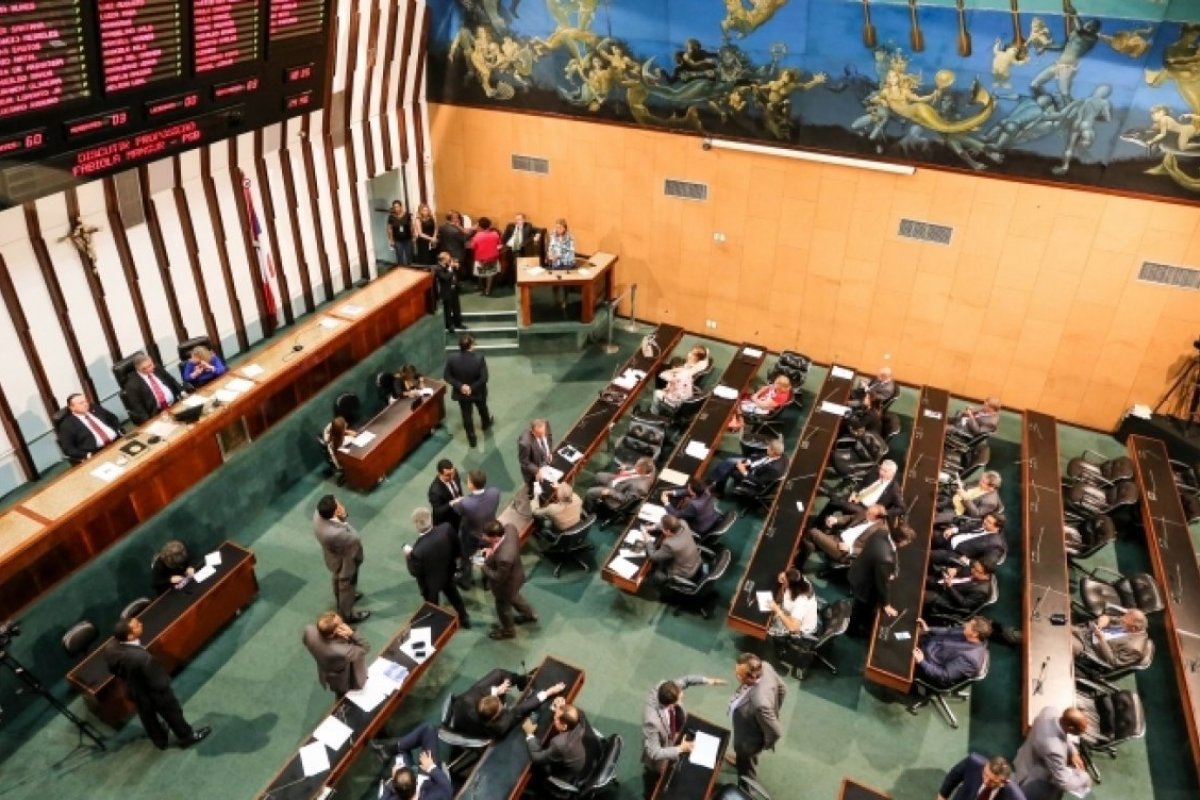 Rui envia projeto que doa terreno para construção de anexo ao TRE