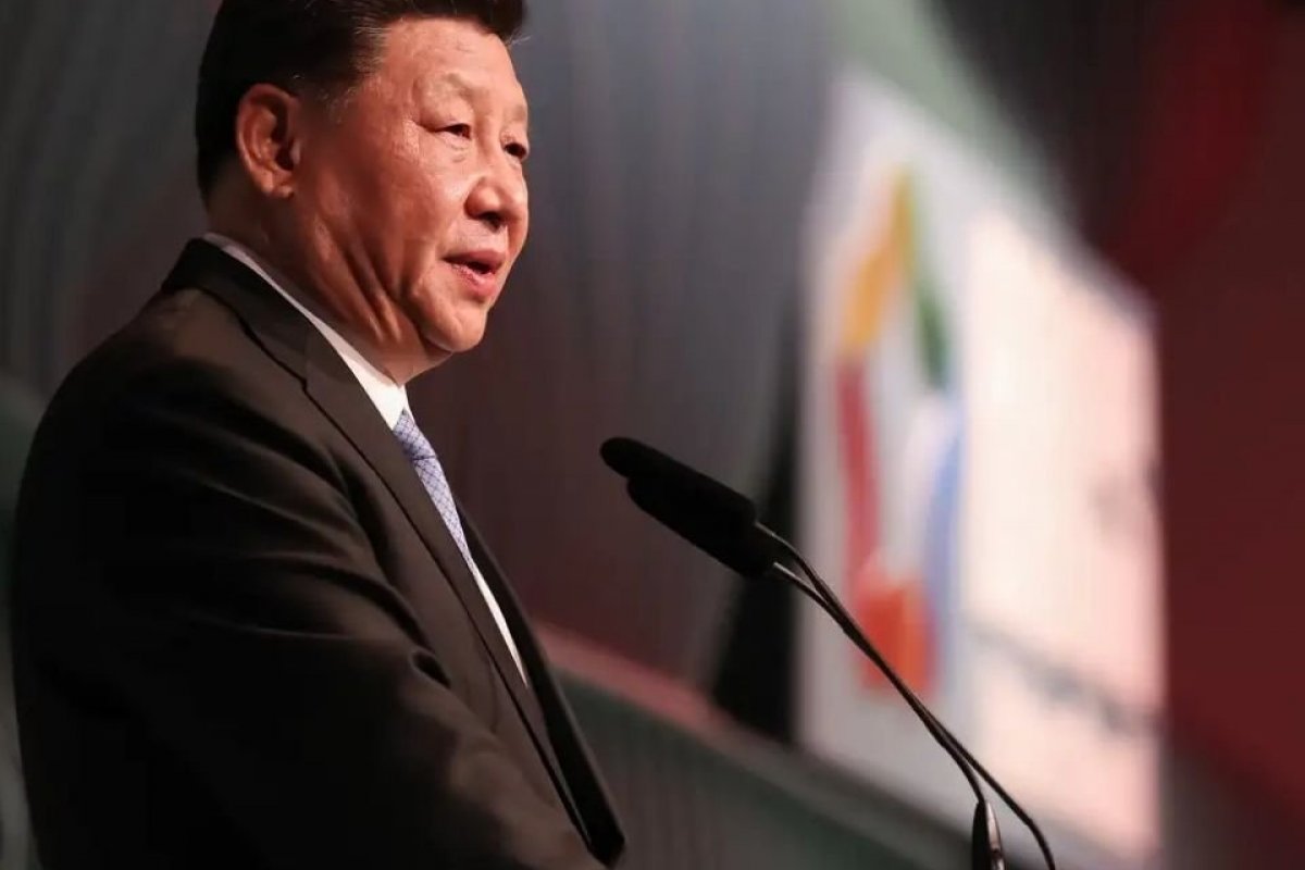 China emite alerta de risco para viagens aos EUA em meio a guerra comercial