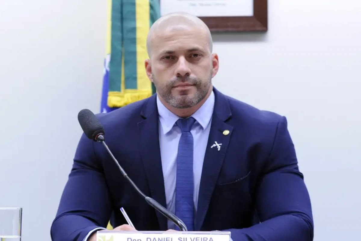 Moraes não autoriza saída de Daniel Silveira da prisão para estudar e trabalhar
