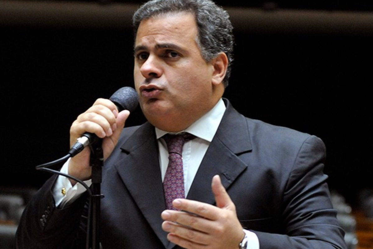 STF aceita denúncia de peculato contra deputado João Bacelar Filho