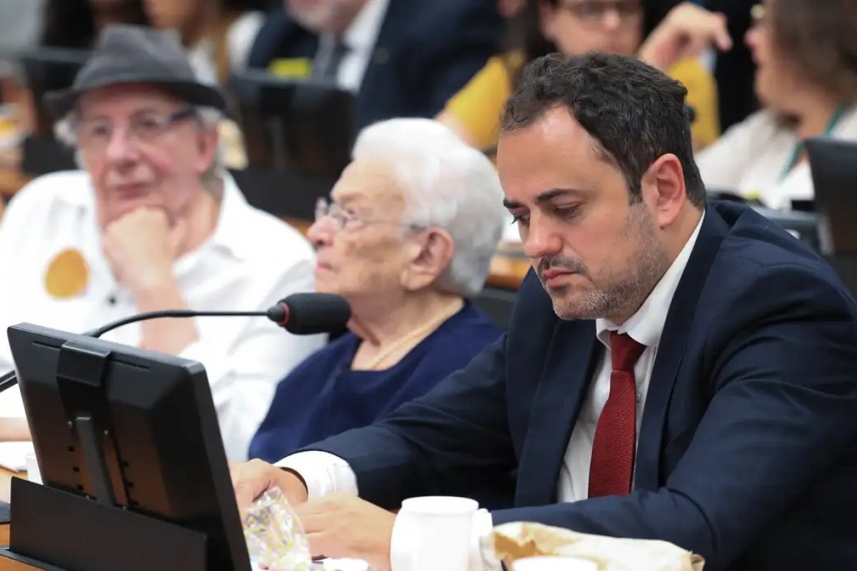 Conselho de Ética da Câmara aprova cassar mandato de Glauber Braga