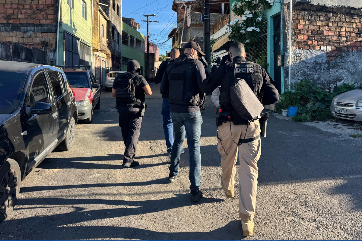 Trio de primos é preso em operação contra roubo em agências bancárias na Bahia