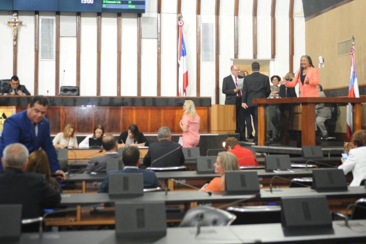 Alba: governo mantém nomes para comissões permanentes