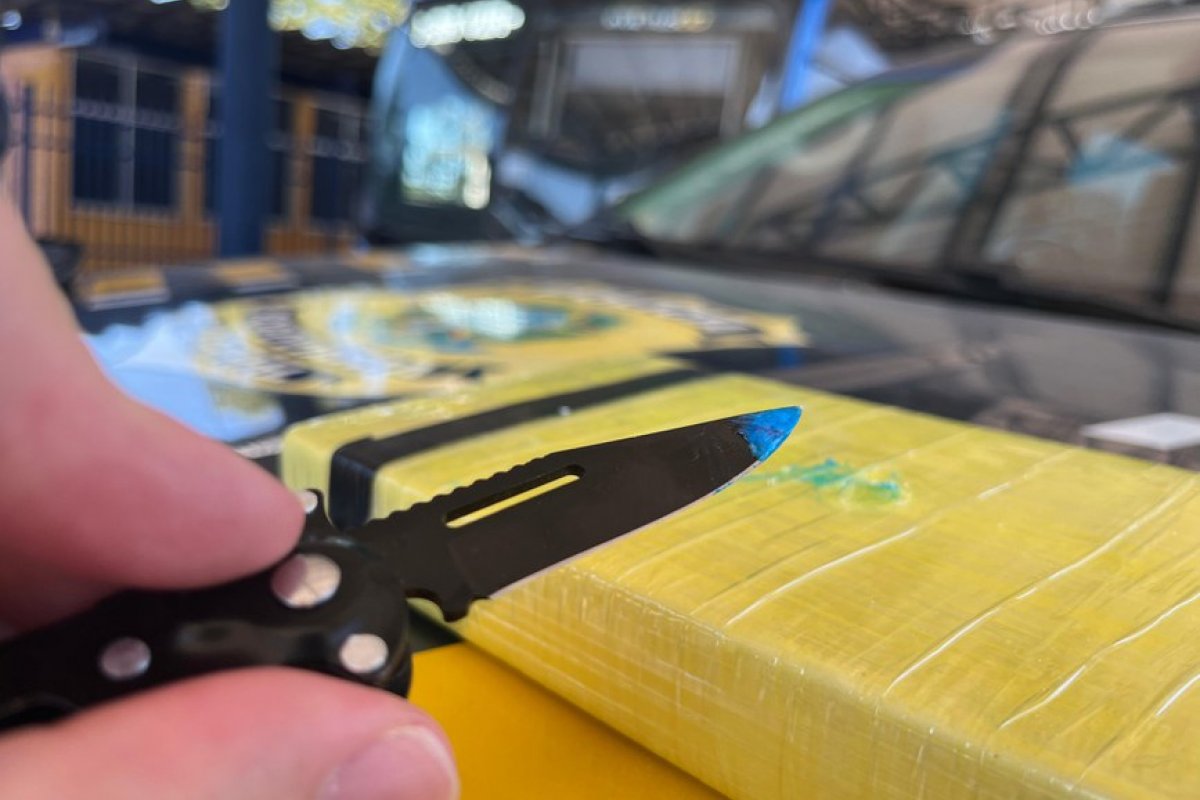 Passageira de ônibus é presa no sudoeste da Bahia com mais de 2 kg de cocaína