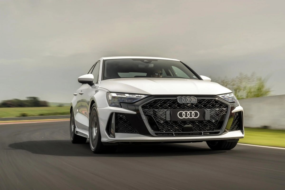 Audi inicia pré venda do RS 3: veja os preços