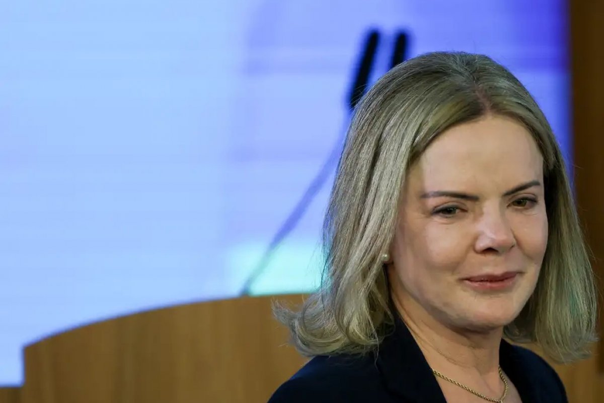 Fala de Gleisi Hoffman sobre anistia repercute de maneira negativa entre ministros do STF, diz coluna