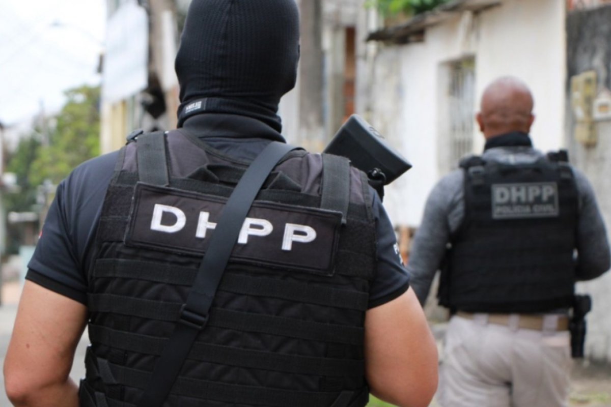 Dois homens suspeitos de homicídio são presos em flagrante em Salvador