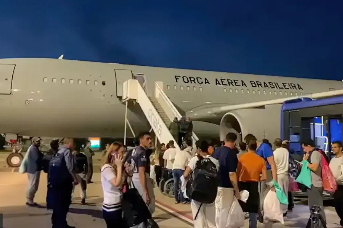 Brasil recebe grupo de deportados dos Estados Unidos