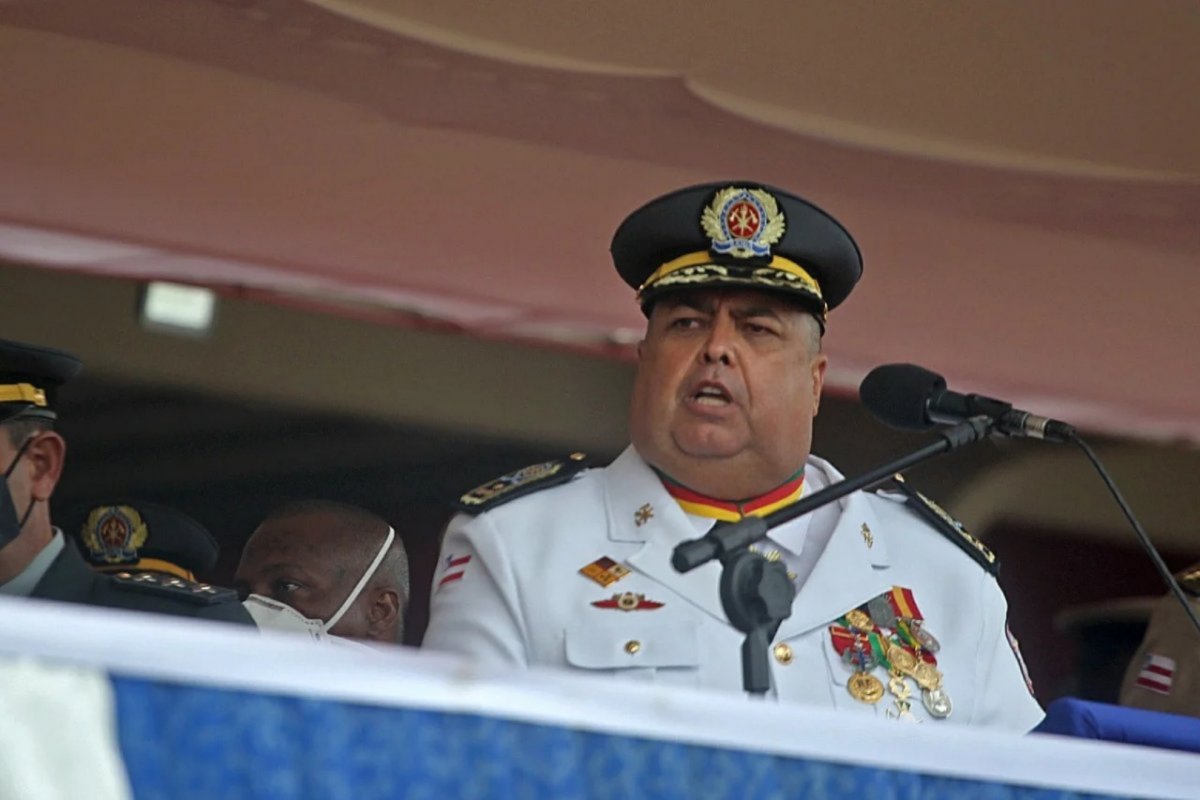 Ex-comandante-geral do Corpo de Bombeiros da Bahia é aposentado e receberá R$ 71 mil