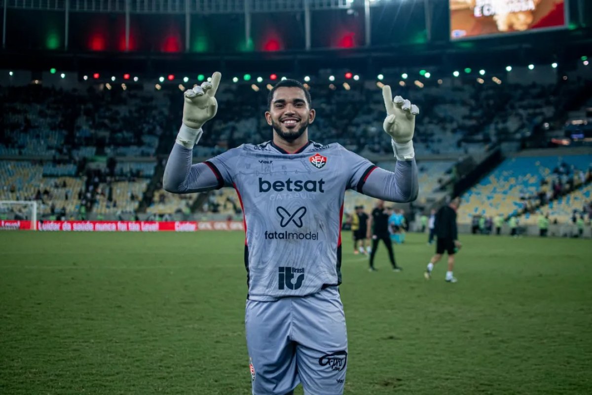 Destaque no empate contra o Vitória, Lucas Arcanjo integra seleção da semana da Copa Sul-Americana