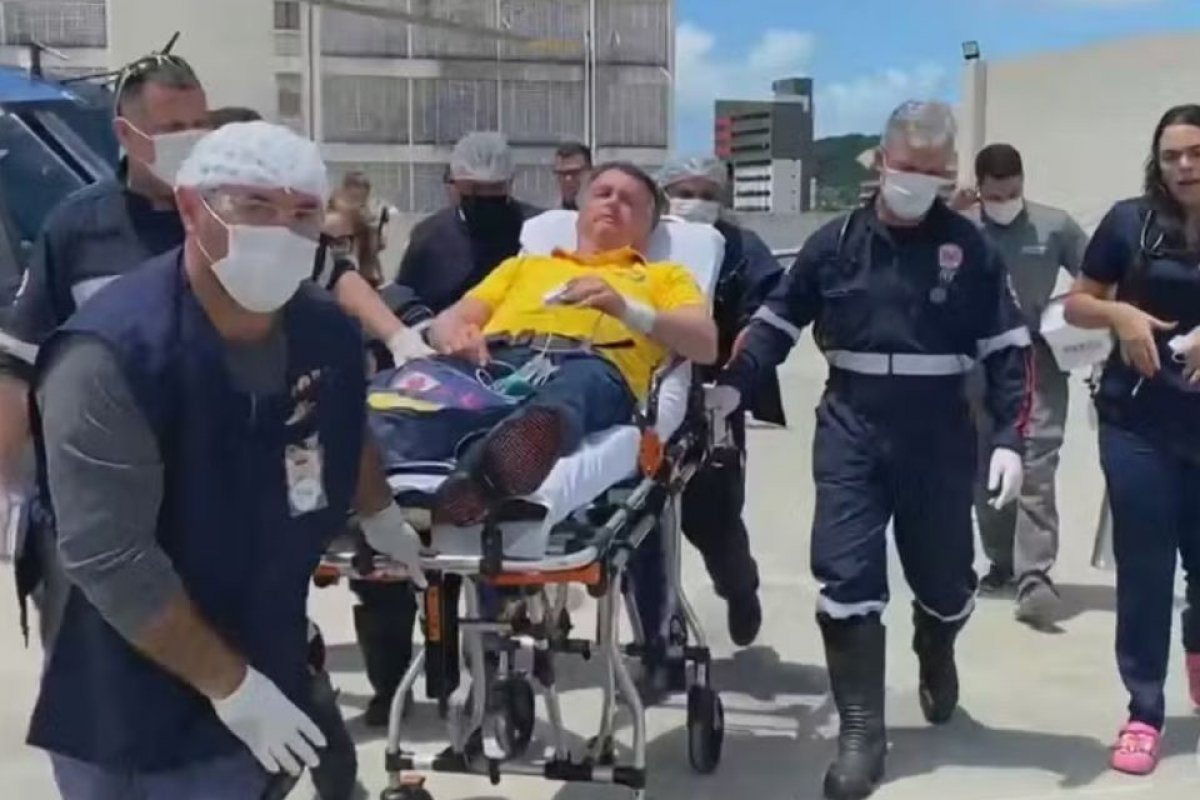 Bolsonaro será transferido para hospital de Brasília