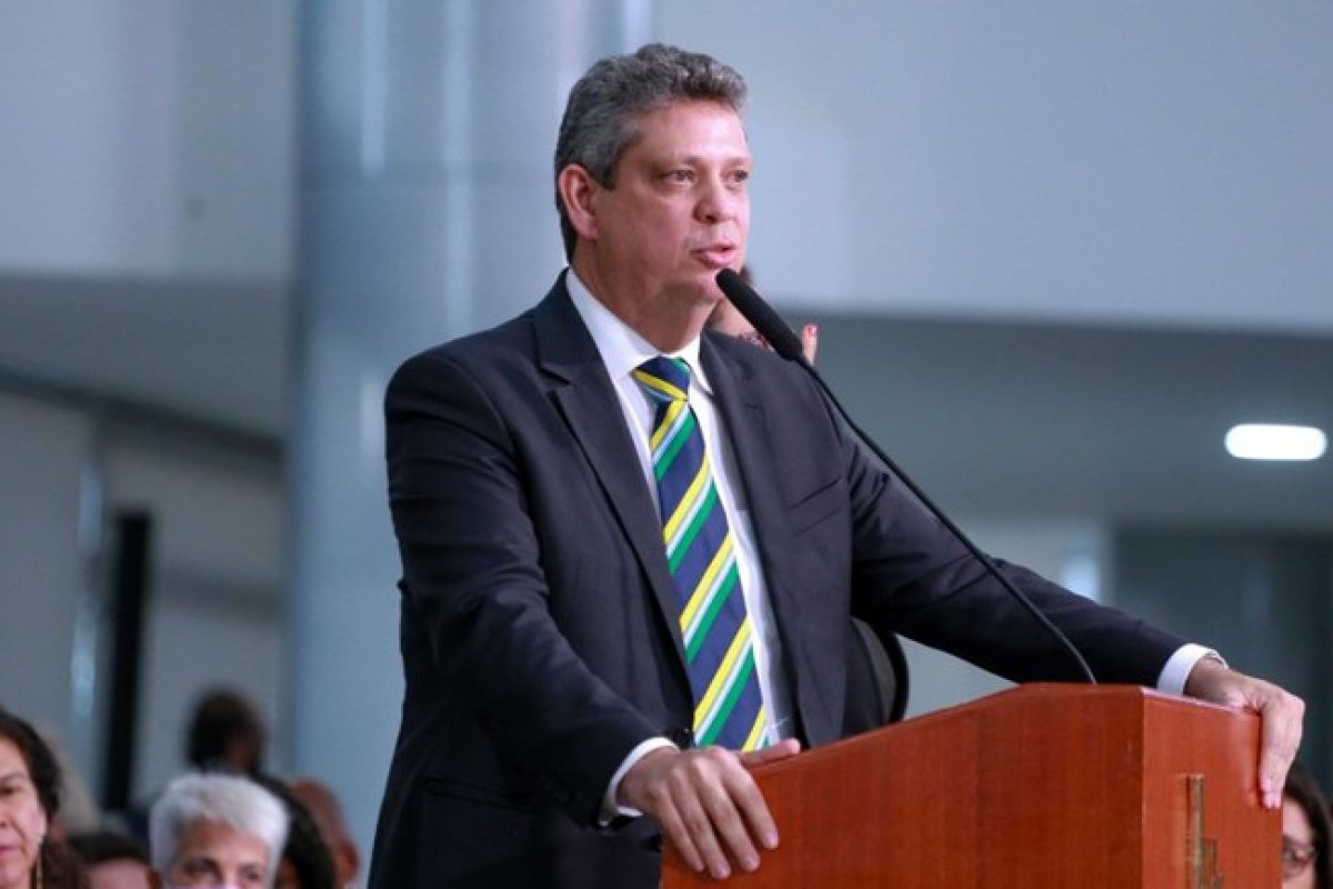 Ministro Márcio Macêdo falará com Motta para manter mandato de Glauber Braga