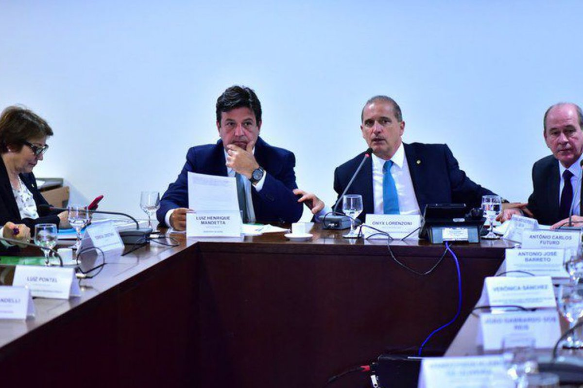 Brasileiros em quarentena não estão infectados pelo coronavírus, diz Ministério da Saúde