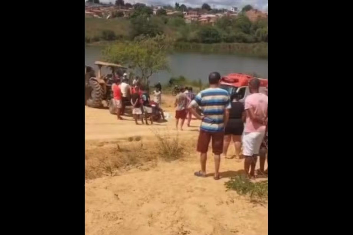 Homem morre após ser atropelado por trator na Bahia