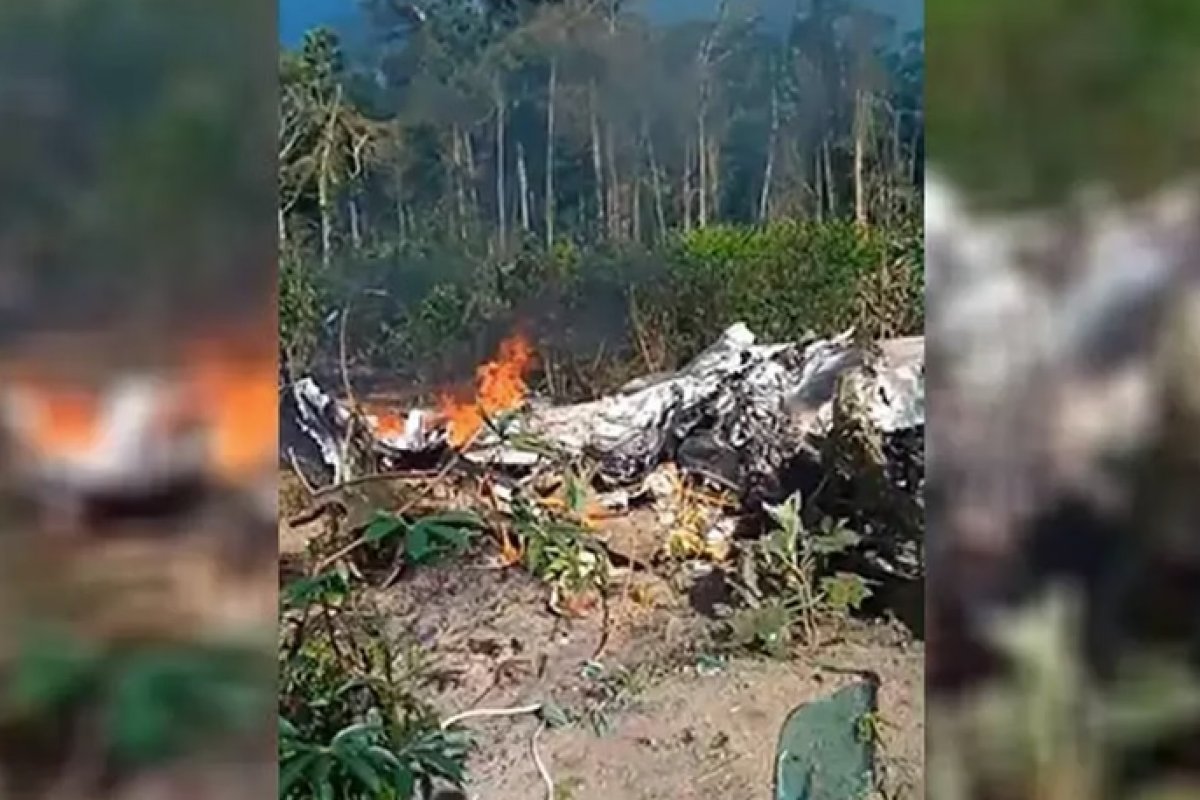 Avião utilizado pelo tráfico internacional de drogas cai após ser interceptado pela FAB