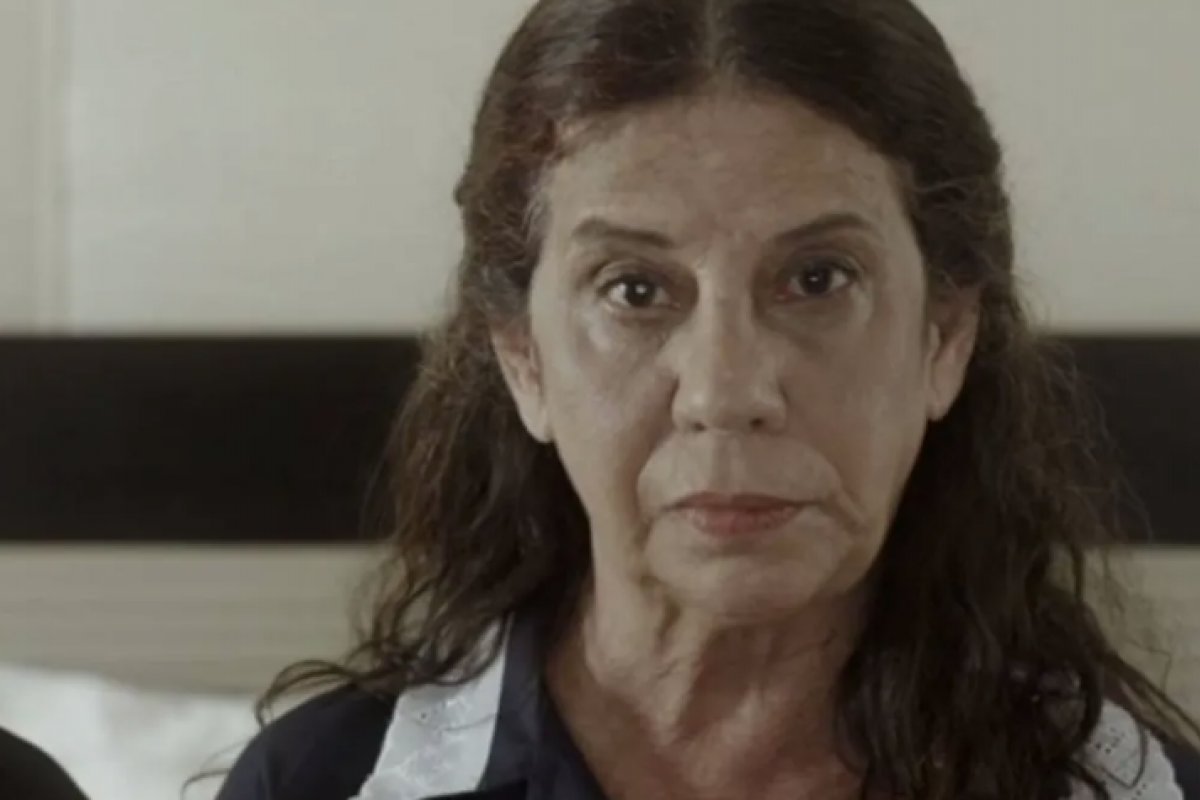 Atriz Maria Gladys evita comentar sobre polêmica familiar após acusar filha de roubo: 'É um escândalo'