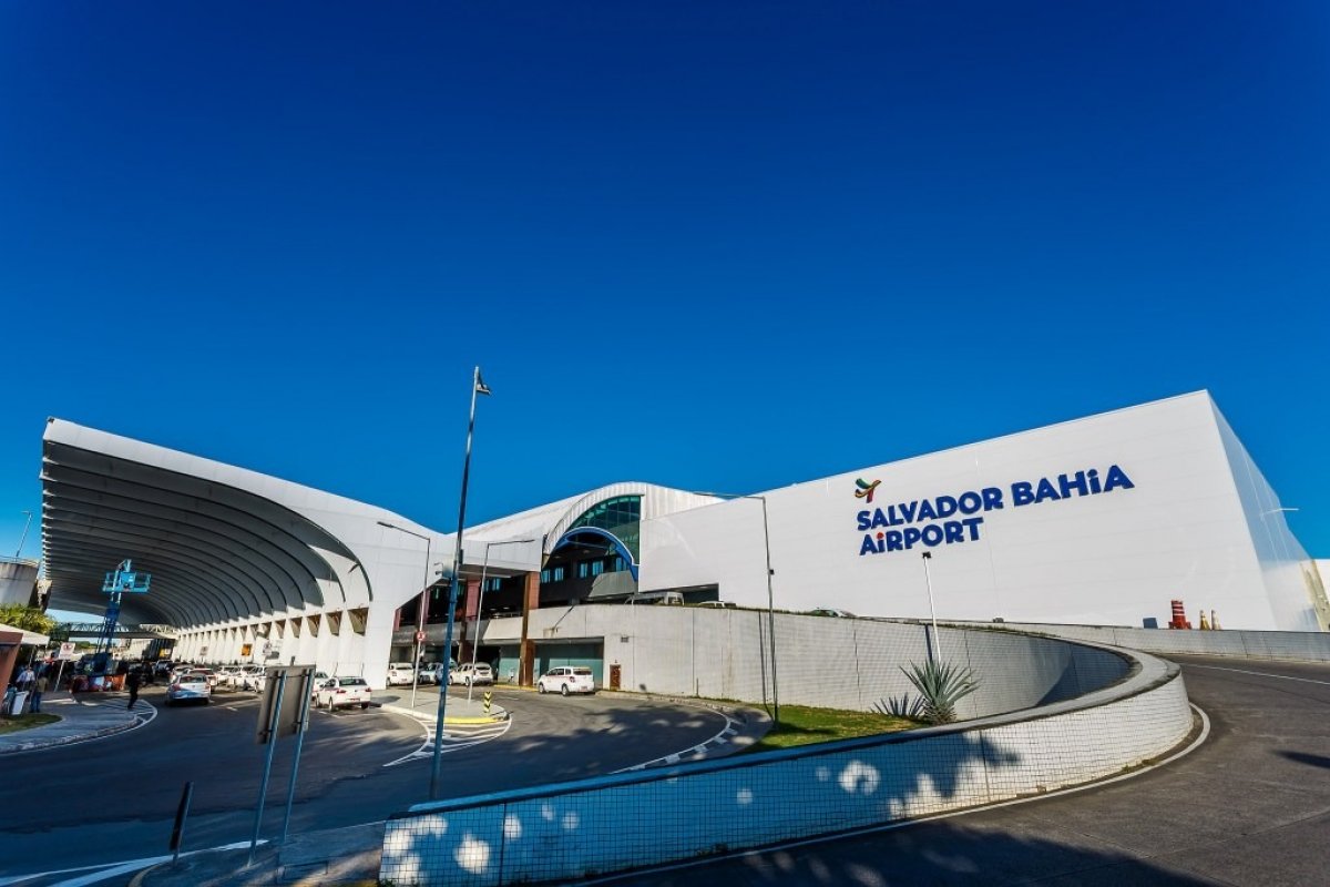 Pista principal do aeroporto de Salvador tem fluxo interrompido